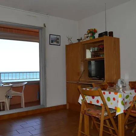 Apartment Appt Cosy 4 Pers A 100m De La Avec Parking Privatif - Fr-1-249-53 Agde