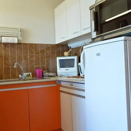 Appt Cosy 4 Pers A 100m De La Avec Parking Privatif - Fr-1-249-53 Apartment *